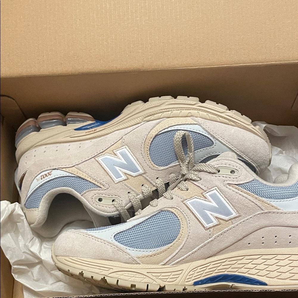 New Balance Beige Grey 2002R Sneaker